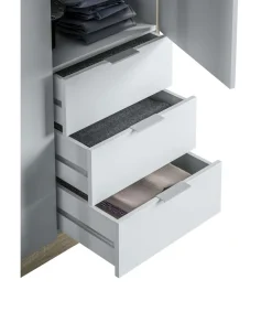 Armario ropero Vanesa 3 puertas abatibles acabado blanco artik y roble canadian. 180 cm (alto), 121 cm (ancho), 52 cm (fondo).