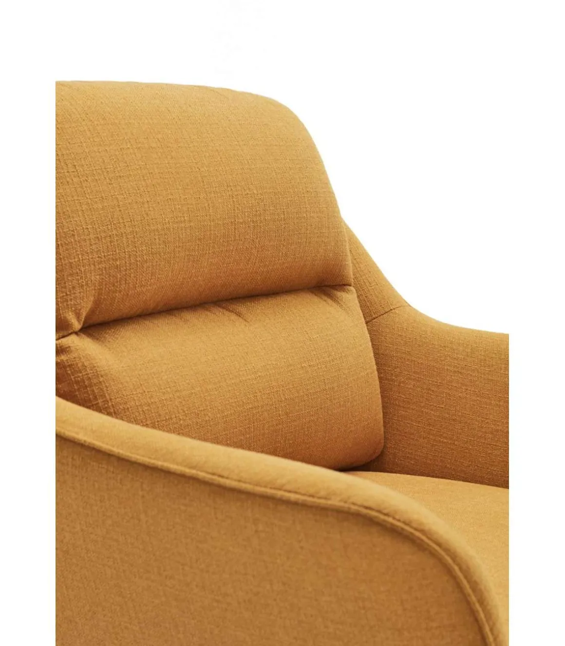 Butaca modelo Sadira acabado mostaza, 84cm(ancho) 87cm(alto) 88cm (largo)
