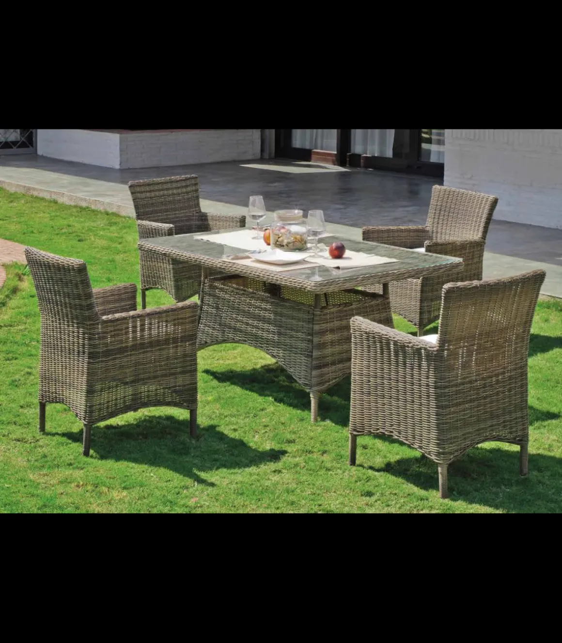 Conjunto de mesa +4 sillones+ cojines Borsalino-169/15/4+4C medula sintetica.
