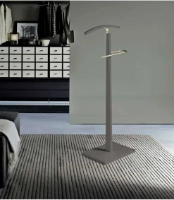 Galan 303 herraje cromo satinado lacado en gris. 114 cm (alto), 48 cm (ancho), 28 cm(fondo).