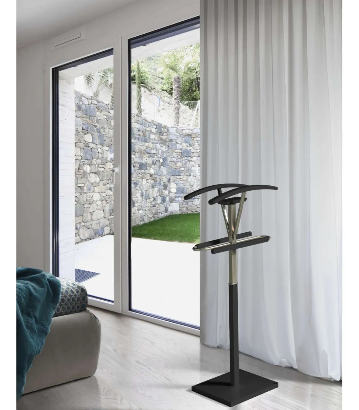 Galán 356 herraje cromo satinado lacado en color negro,110 cm(alto)47 cm(ancho)34 cm(largo)
