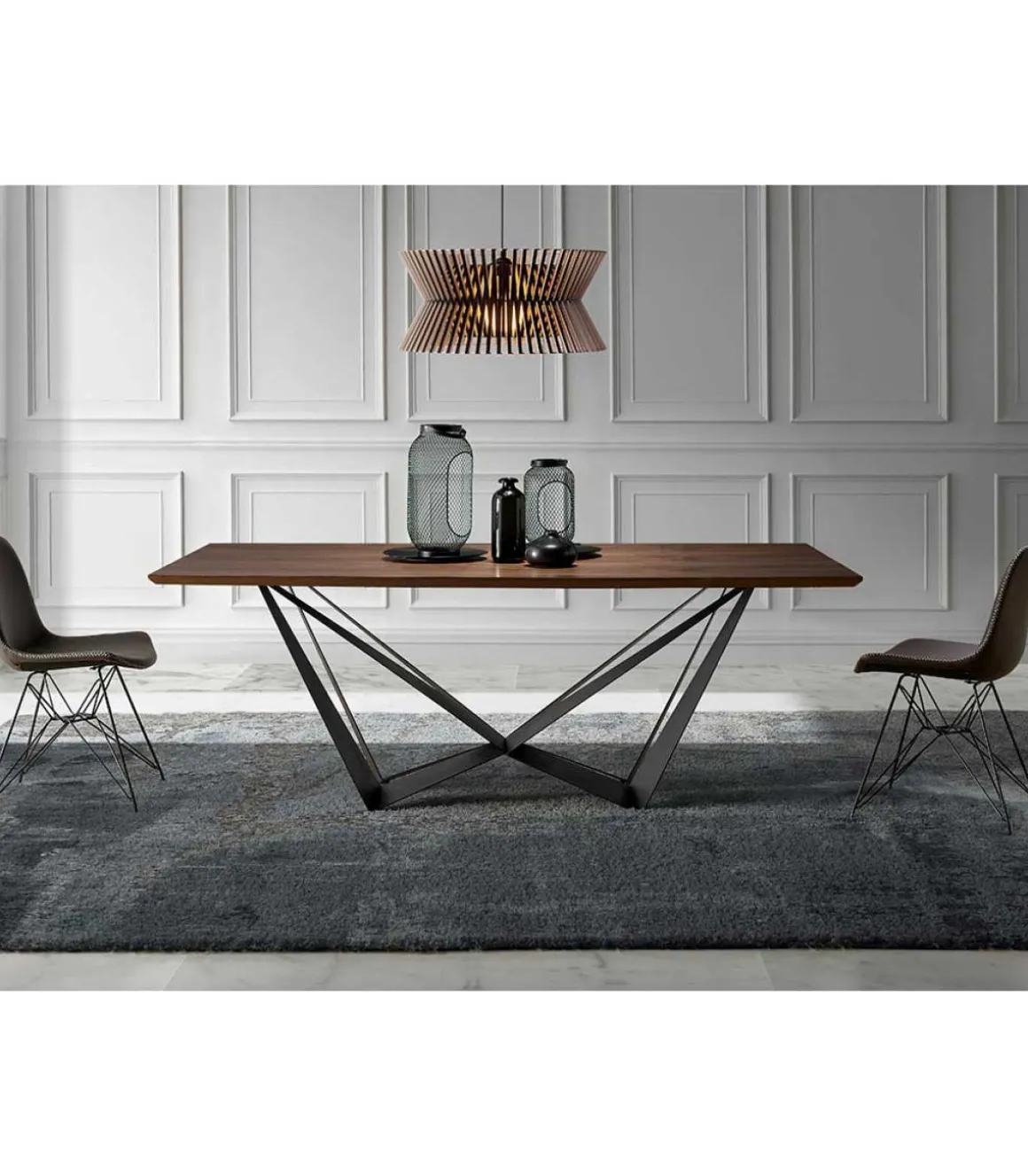 Mesa fija rectangular Amira acabada en nogal, 200 x 100 x 75 cm (largo x ancho x alto)