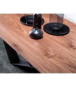 Mesa fija rectangular Amira acabada en nogal, 200 x 100 x 75 cm (largo x ancho x alto)