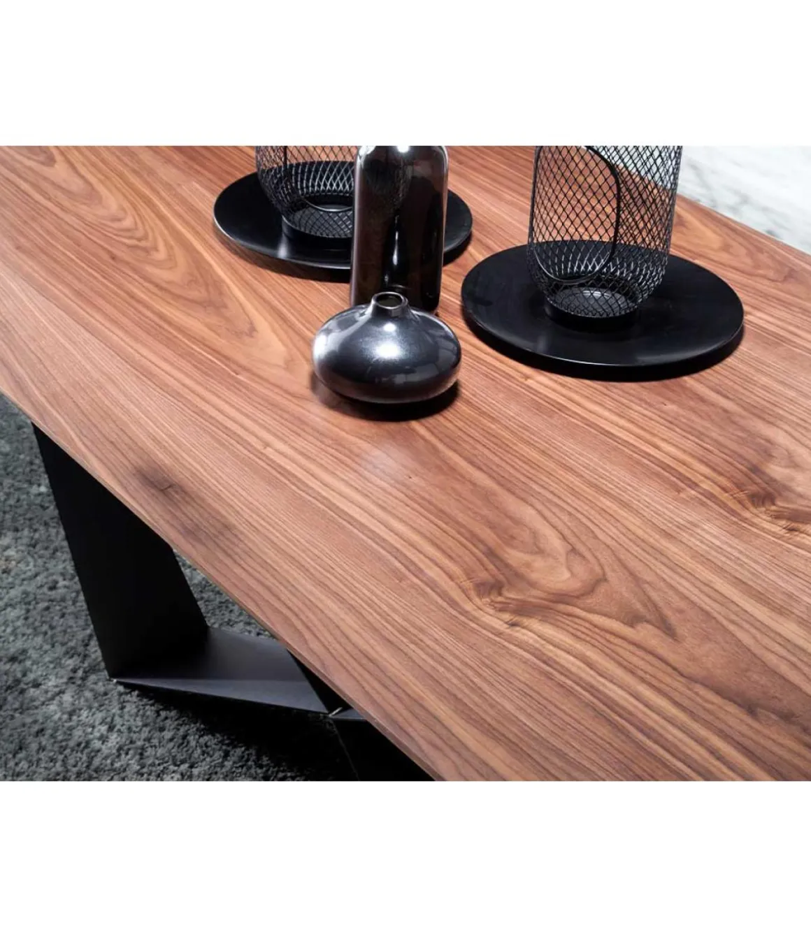 Mesa fija rectangular Amira acabada en nogal, 200 x 100 x 75 cm (largo x ancho x alto)