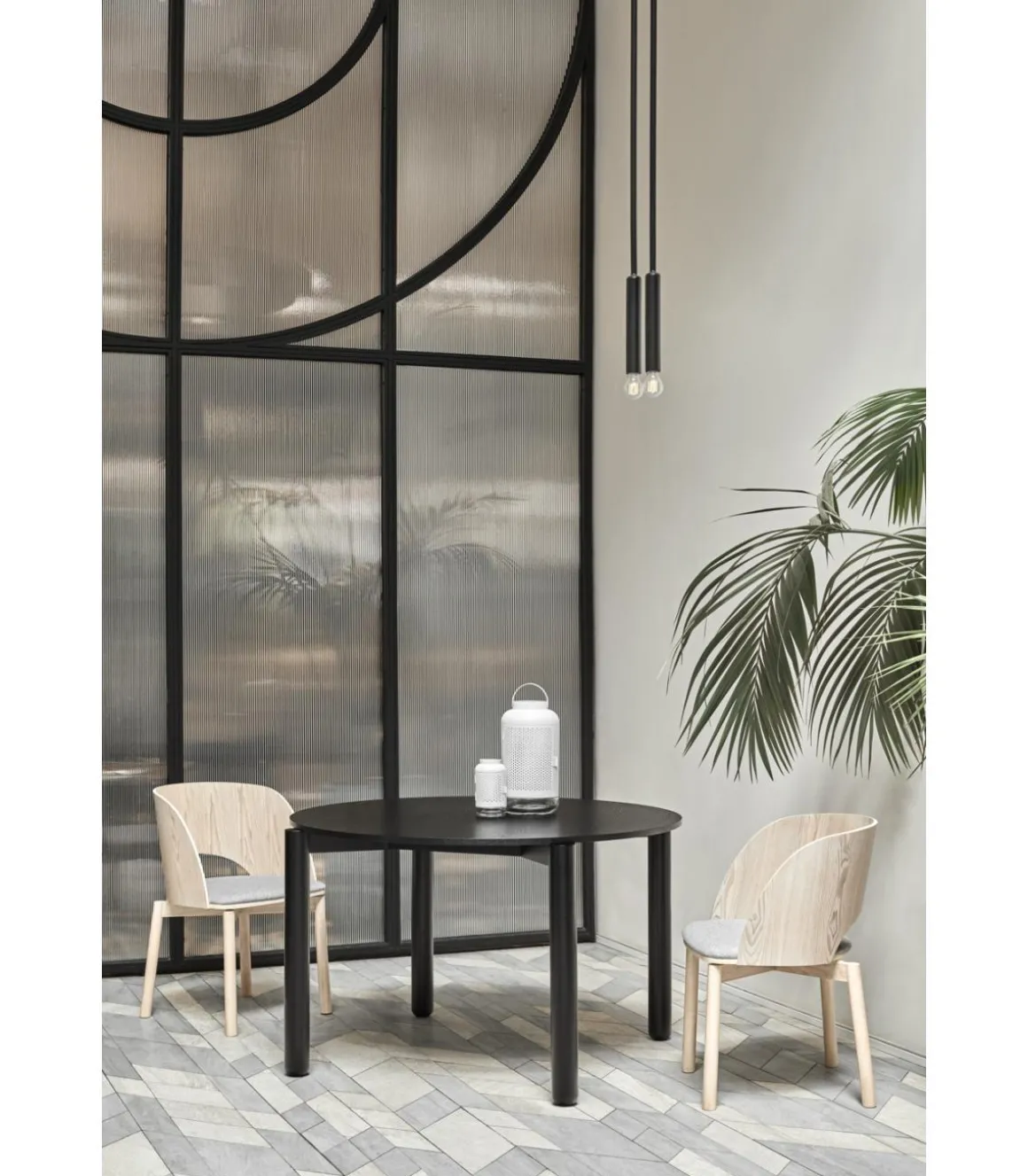 Mesa redonda para cocina o comedor modelo Atlas acabado negro, 120cm(ancho) 75.2cm(alto) 120cm(largo)