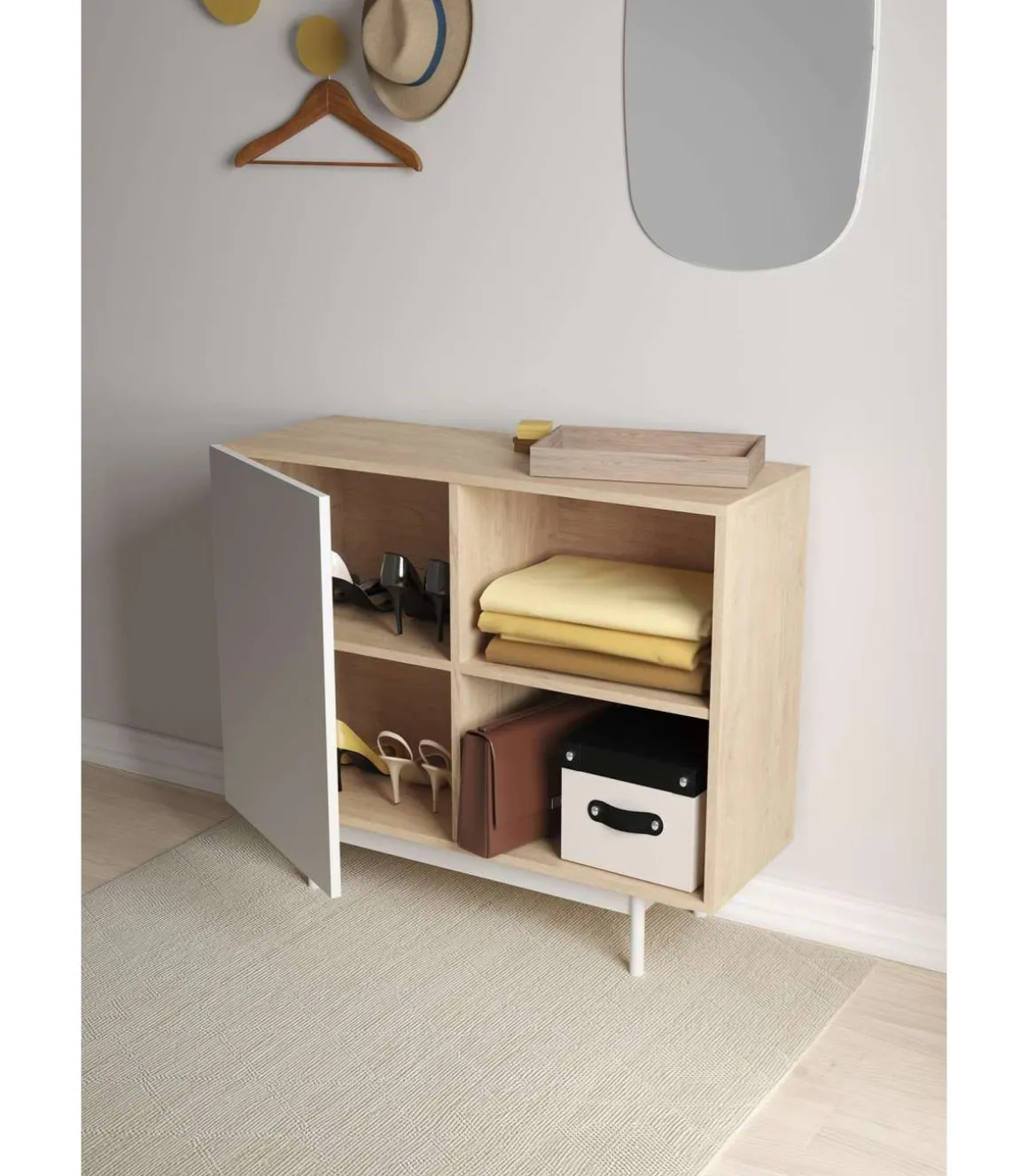 Mueble auxiliar modelo 601-2 acabado en roble/blanco. 78 cm (alto) x 90 cm (ancho) x 34 cm (prof.)