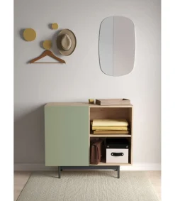 Mueble auxiliar modelo 601-2 acabado en roble/verde. 78 cm (alto) x 90 cm (ancho) x 34 cm (prof.)