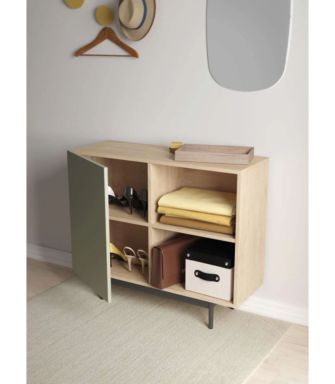 Mueble auxiliar modelo 601-2 acabado en roble/verde. 78 cm (alto) x 90 cm (ancho) x 34 cm (prof.)