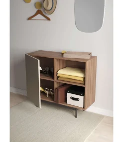 Mueble auxiliar modelo 601-2 acabado en nogal/arena. 78 cm (alto) x 90 cm (ancho) x 34 cm (prof.)