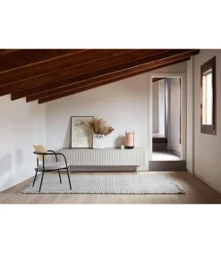 Mueble para televisión modelo Sierra 3 puertas acabado gris claro, 40cm(ancho) 52cm(alto) 180cm (largo)