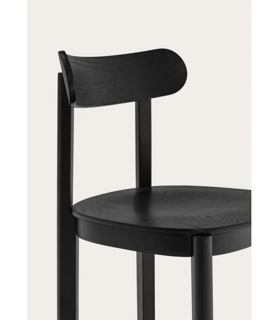 Pack de 2 sillas modelo Nara acabado negro, 44cm(ancho) 76cm(alto) 45.5cm (fondo)