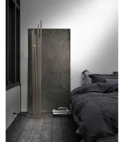 Perchero moderno mod. 471 acabado lacado en moka, 182 cm(alto)34 cm(ancho)34 cm(largo)