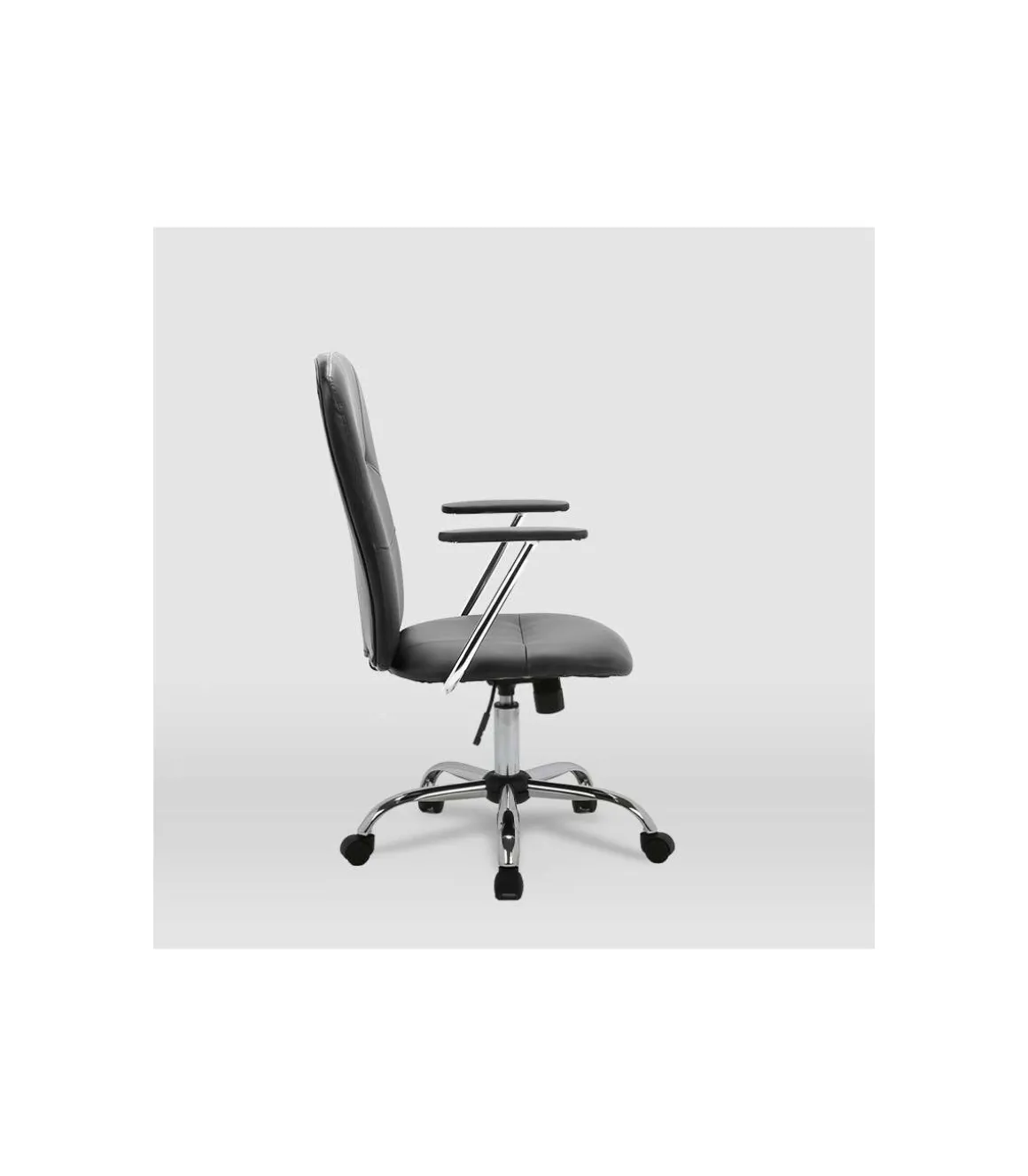 Silla de oficina Magali acabado negro. Alto: 98.5/107.5cm Ancho: 56cm Fondo: 59cm.