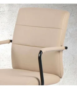 Silla despacho giratoria elevable acabado polipiel beige, 64m(ancho) 91/99cm(altura) 70cm(fondo)